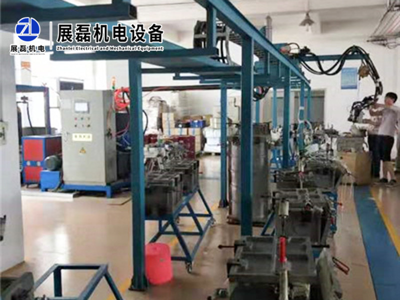 發(fā)泡機(jī)的其特征